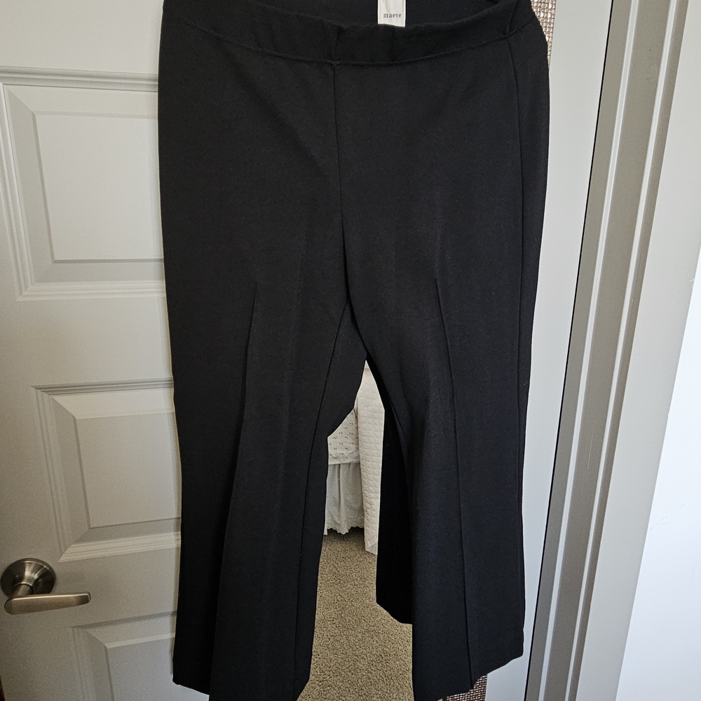 Maeve Black Flare Crop